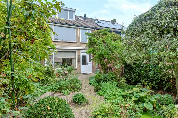 Tussenwoning te koop: Slingerlandstraat 21, Meerkerk