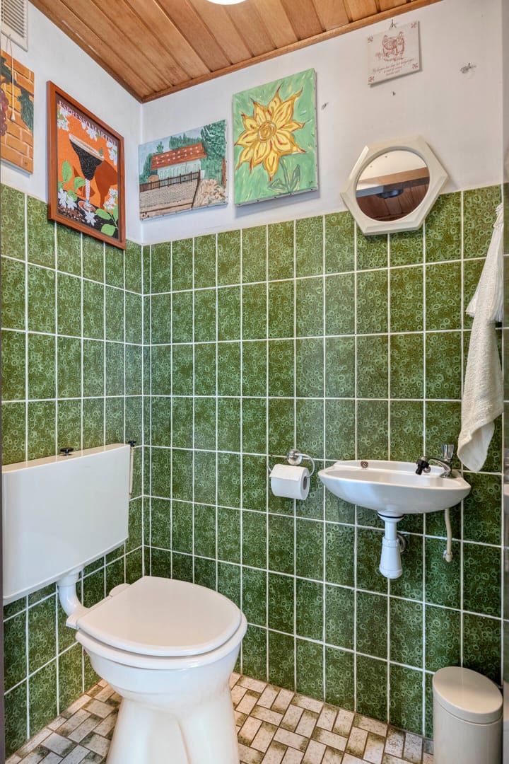 Tussenwoning te koop: Admiraal Helfrichstraat 16, Roermond