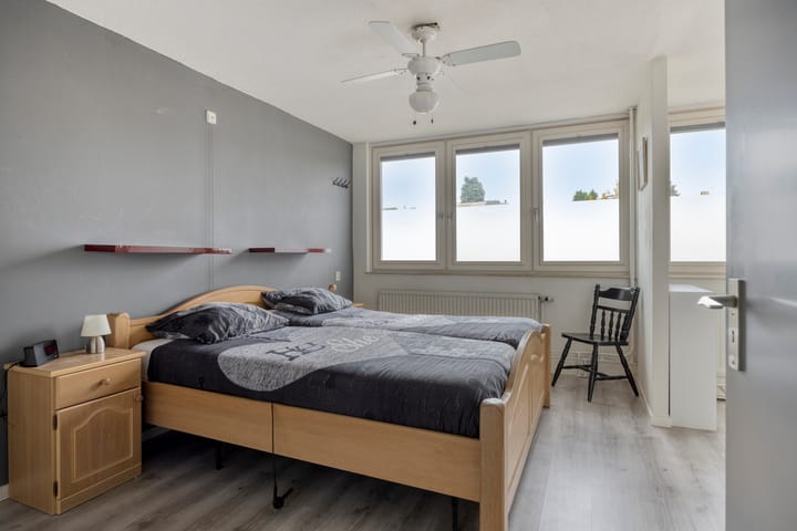 Tussenwoning te koop: Admiraal Helfrichstraat 16, Roermond