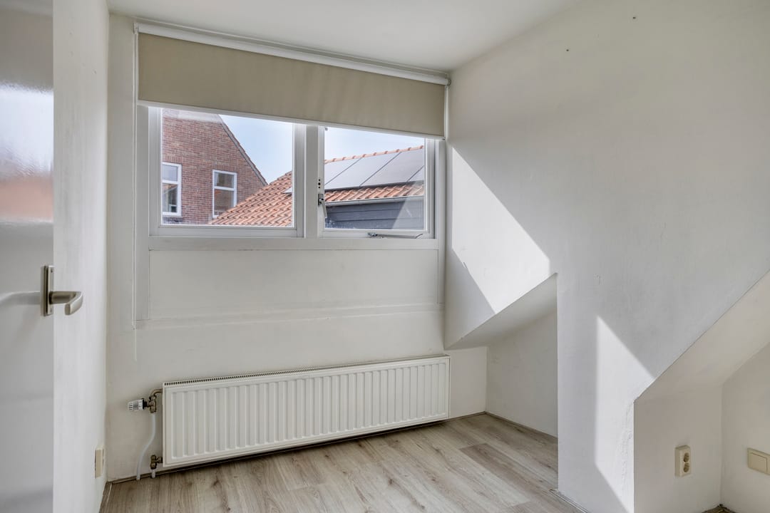 Photo 16 of Veerstraat 17