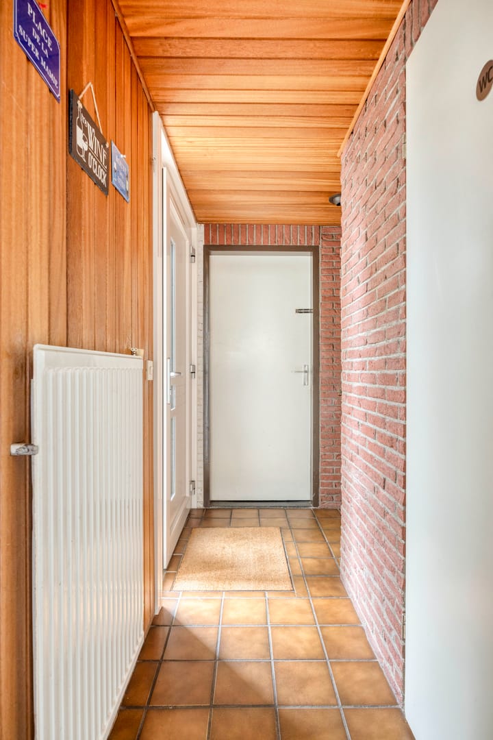 Tussenwoning te koop: Admiraal Helfrichstraat 16, Roermond