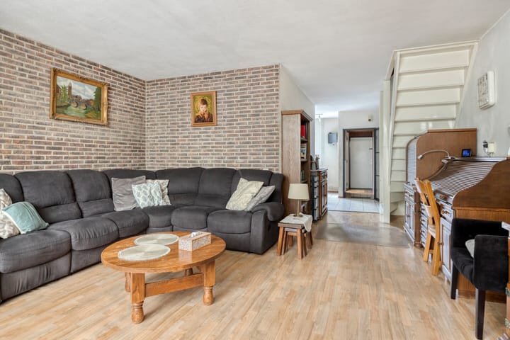 Tussenwoning te koop: Admiraal Helfrichstraat 16, Roermond