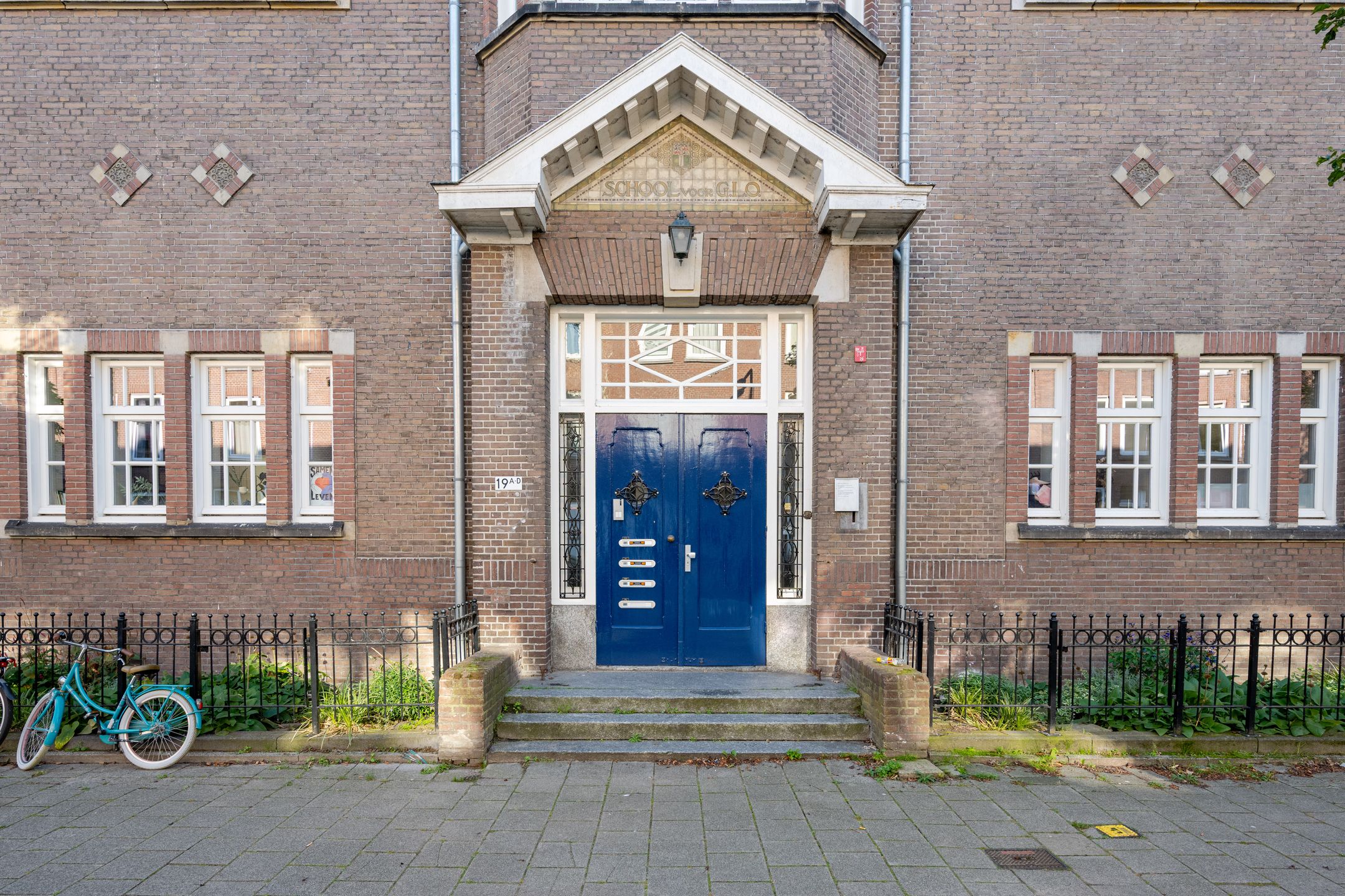 Photo 6 of Maximiliaanstraat 19-D