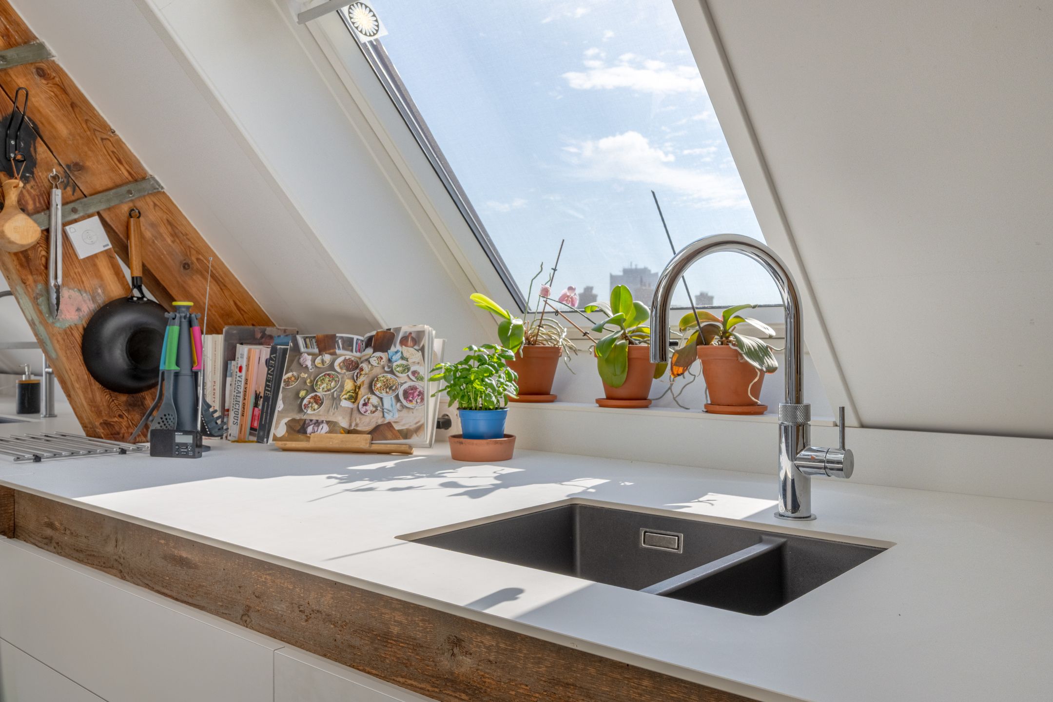 Photo 12 of Maximiliaanstraat 19-D