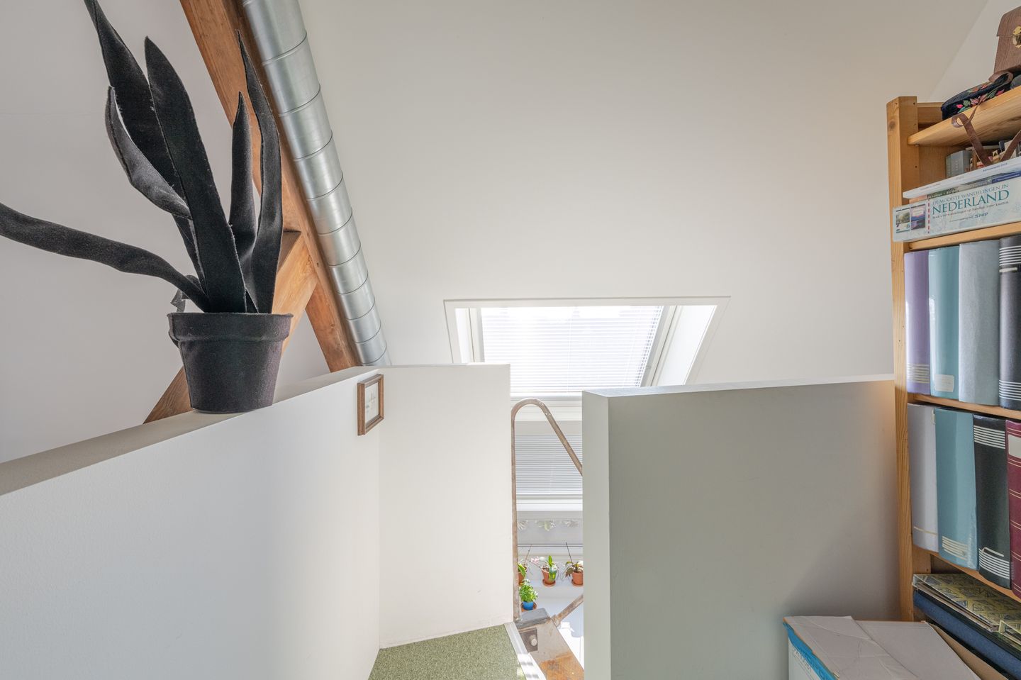 Photo 34 of Maximiliaanstraat 19-D