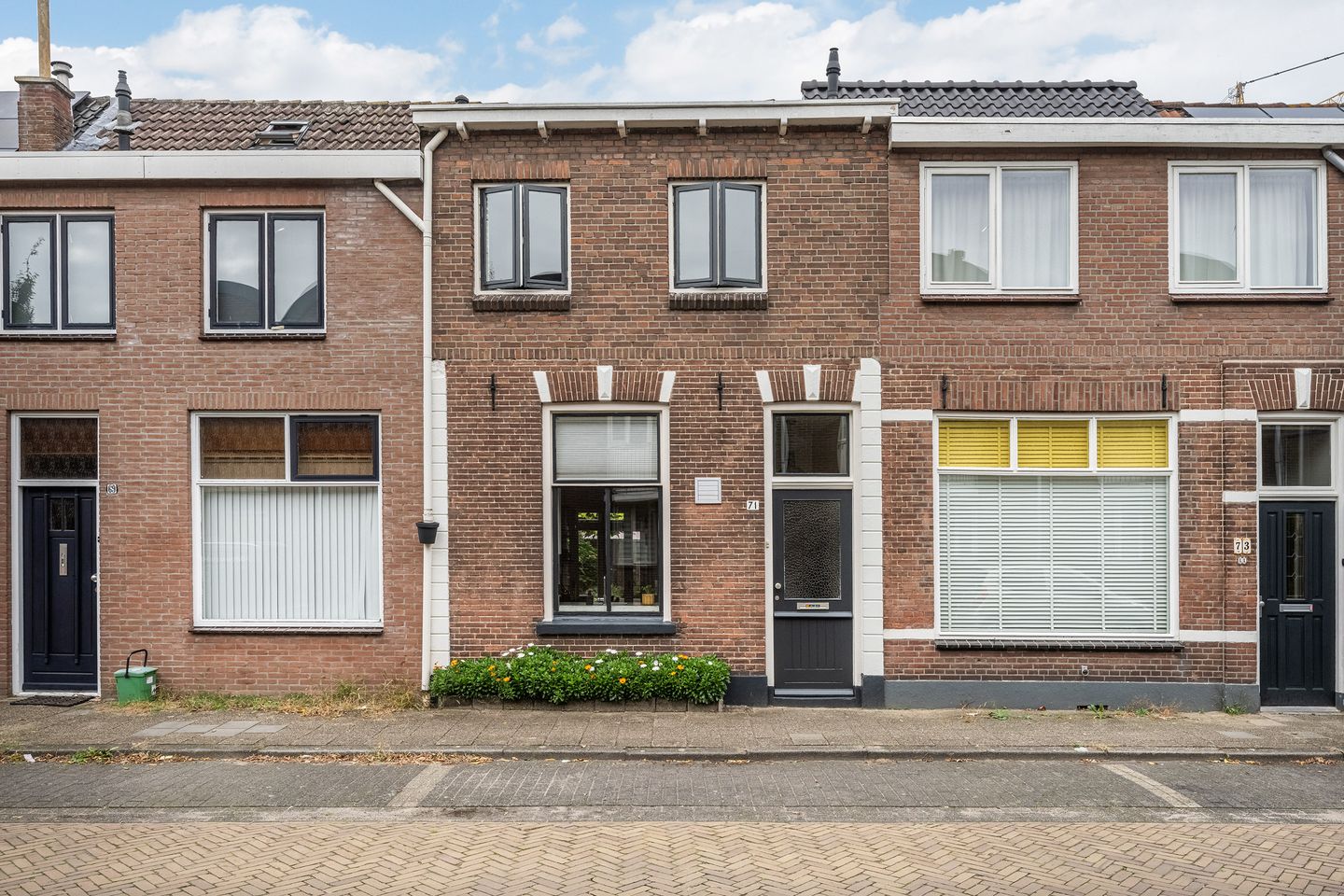 Foto 1 van Warmoesstraat 71
