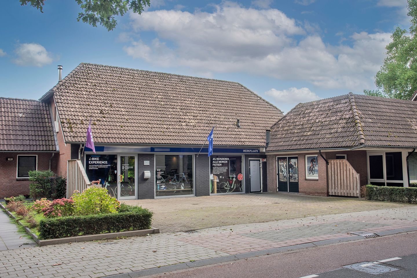 View photo 2 of Grotestraat 46