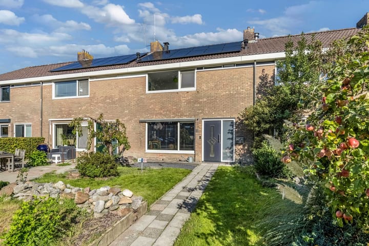 Tussenwoning te koop: P.A. de Genestetstraat 15, Harlingen