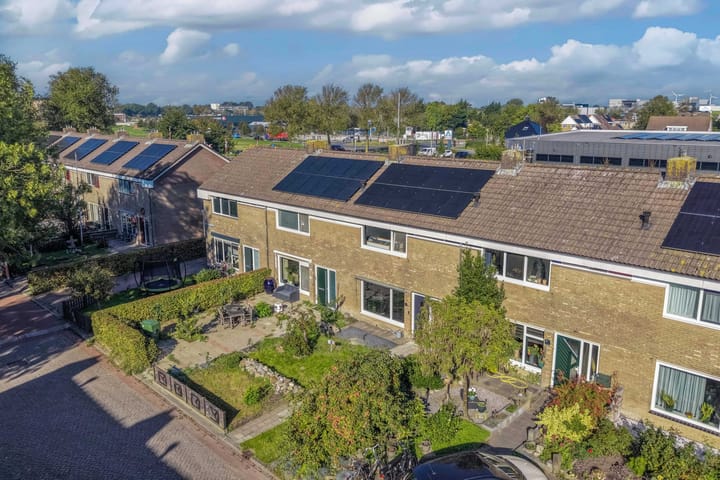 Tussenwoning te koop: P.A. de Genestetstraat 15, Harlingen