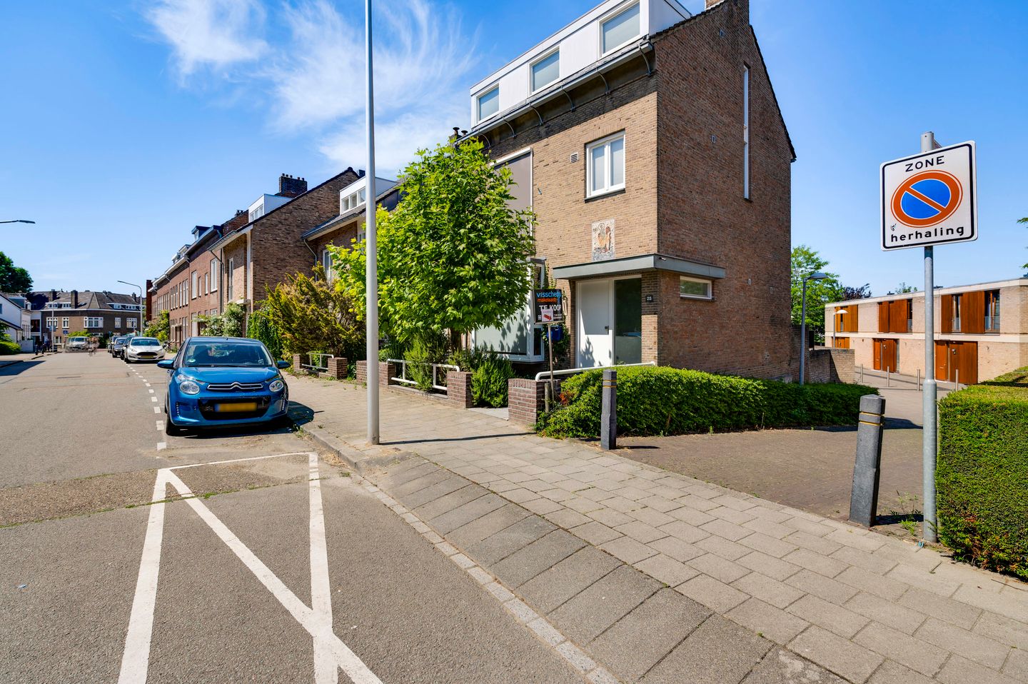 Photo 1 of Den Deken