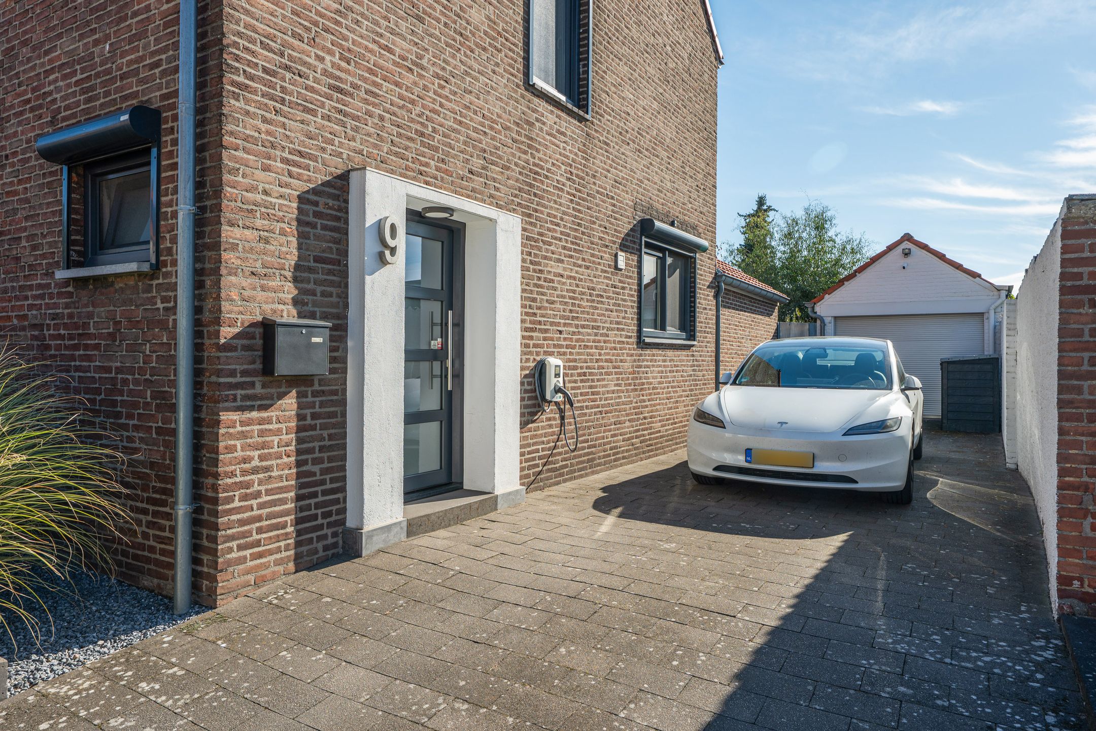 Photo 6 of Mgr. Feronstraat 9
