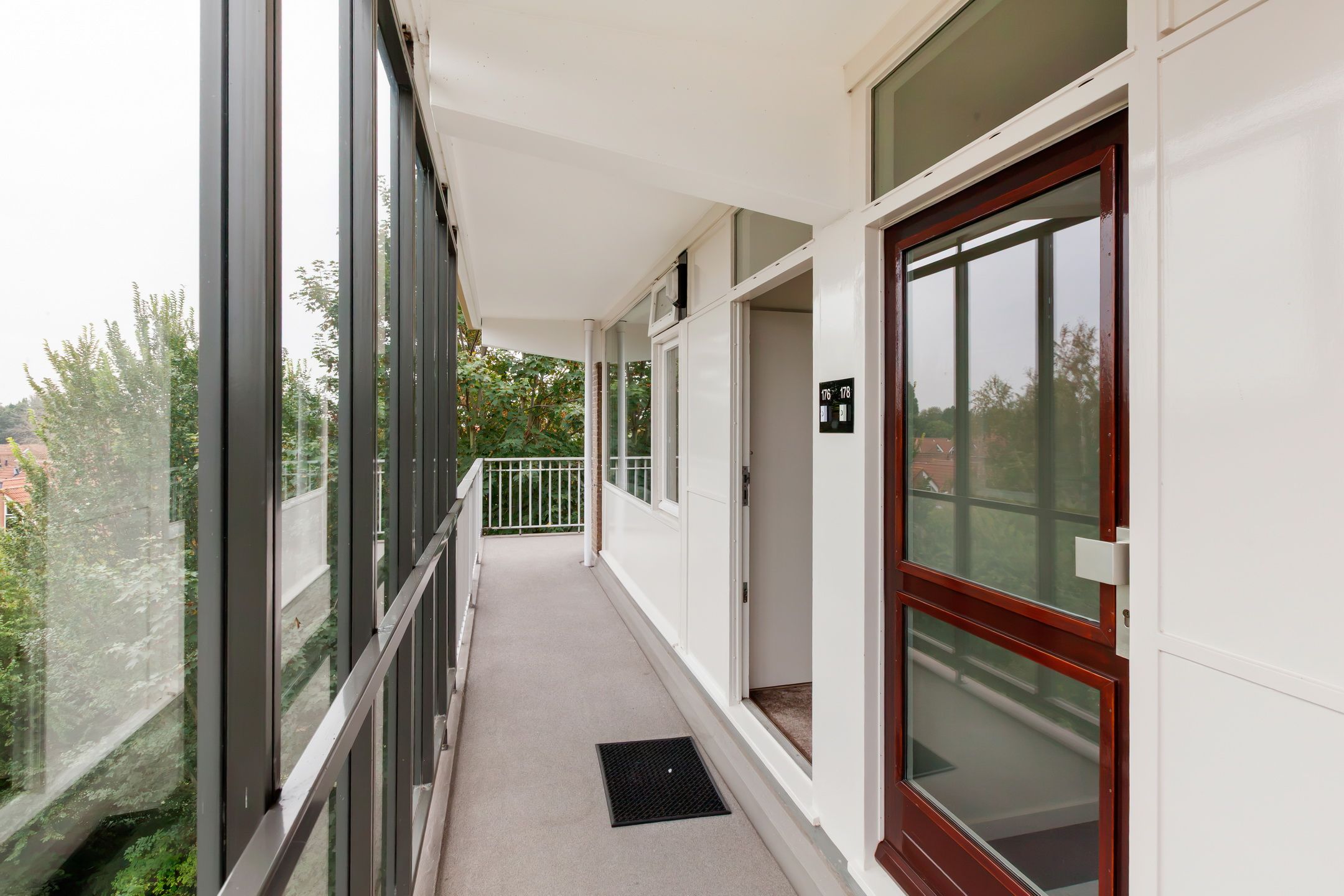 Photo 15 of Catharina van Rennesstraat 176
