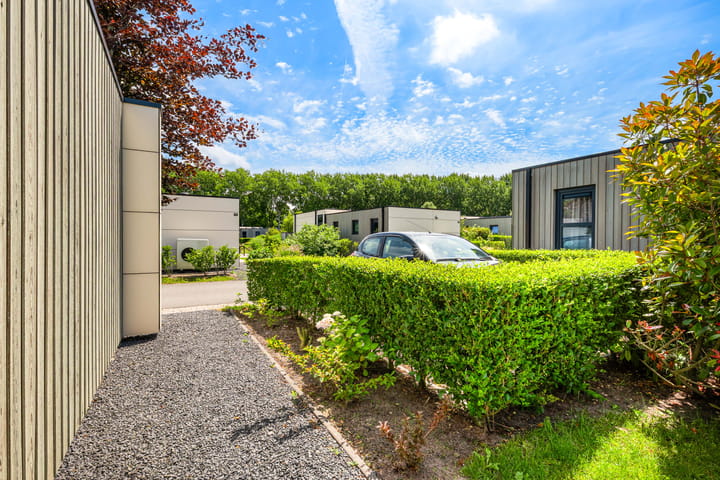 Vrijstaande woning te koop: Buitenhuizerweg 2-421, Velsen-Zuid