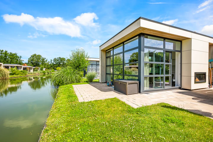 Vrijstaande woning te koop: Buitenhuizerweg 2-421, Velsen-Zuid
