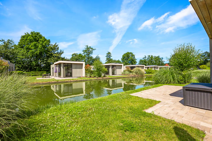 Vrijstaande woning te koop: Buitenhuizerweg 2-421, Velsen-Zuid