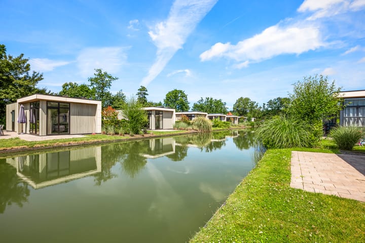 Vrijstaande woning te koop: Buitenhuizerweg 2-421, Velsen-Zuid
