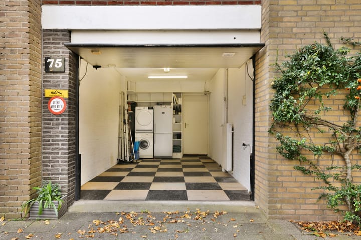 Hoekwoning te koop: Van Hogendorpstraat 75, Haarlem