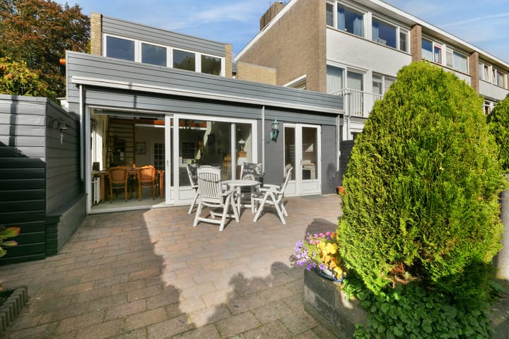 Hoekwoning te koop: Van Hogendorpstraat 75, Haarlem