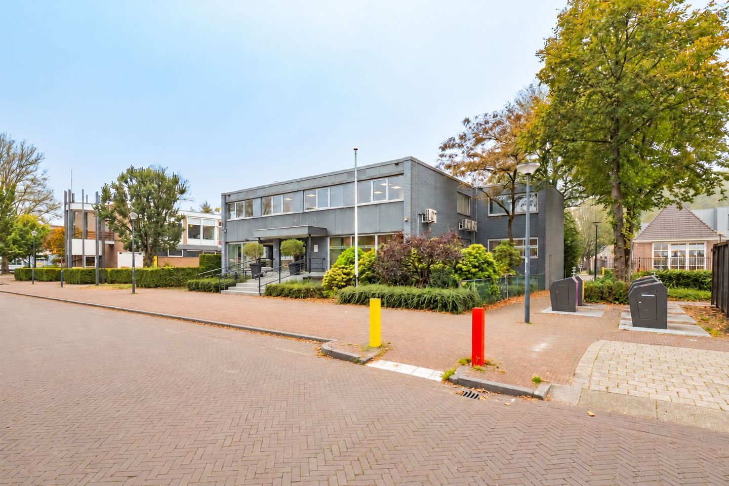 Bekijk foto 3 van Albert Schweitzerlaan 10