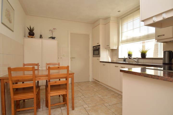 Tussenwoning te koop: Boerhaavestraat 7, Vlierden