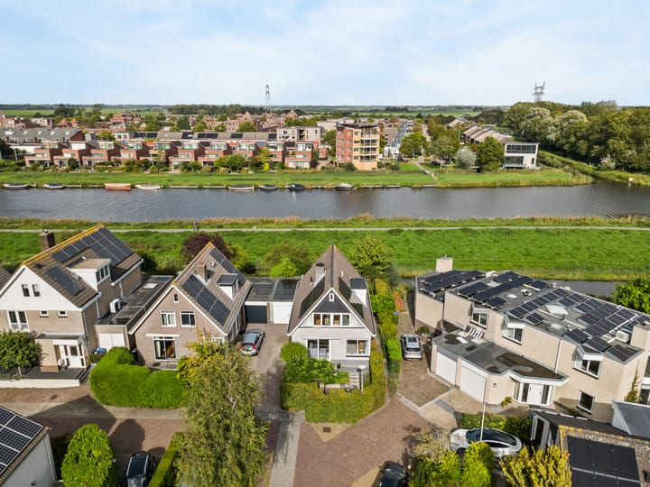 Twee-onder-één-kap te koop: Winterkade 27, Leiderdorp