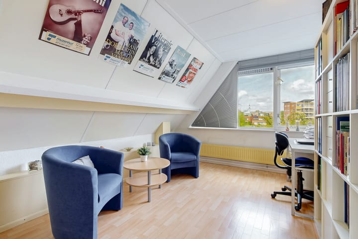 Twee-onder-één-kap te koop: Winterkade 27, Leiderdorp