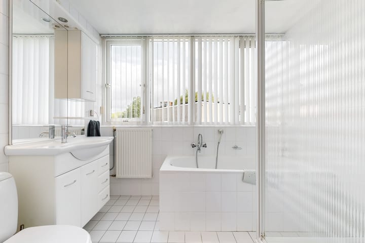 Twee-onder-één-kap te koop: Winterkade 27, Leiderdorp