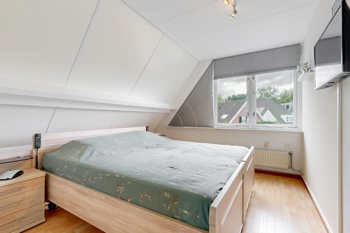 Twee-onder-één-kap te koop: Winterkade 27, Leiderdorp