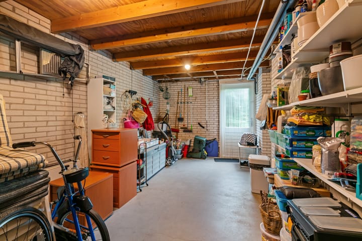 Twee-onder-één-kap te koop: Winterkade 27, Leiderdorp