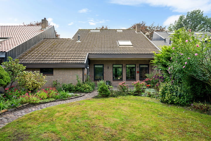 Tussenwoning te koop: Bergsteinlaan 114, Tuk
