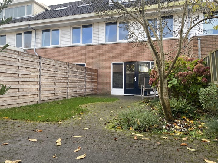 Tussenwoning te huur: Paganiniplantsoen 62, Nieuw-Vennep