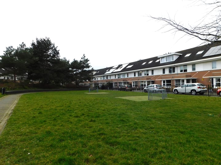 Tussenwoning te huur: Paganiniplantsoen 62, Nieuw-Vennep