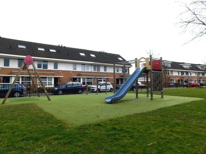 Tussenwoning te huur: Paganiniplantsoen 62, Nieuw-Vennep