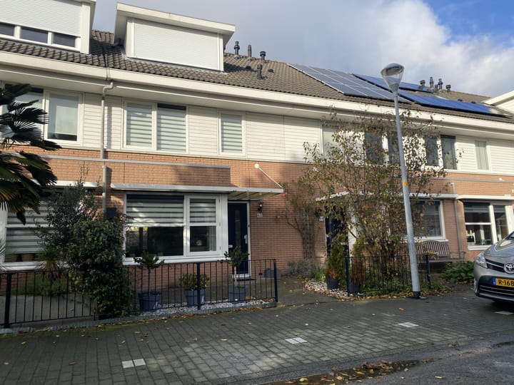 Tussenwoning te huur: Paganiniplantsoen 62, Nieuw-Vennep