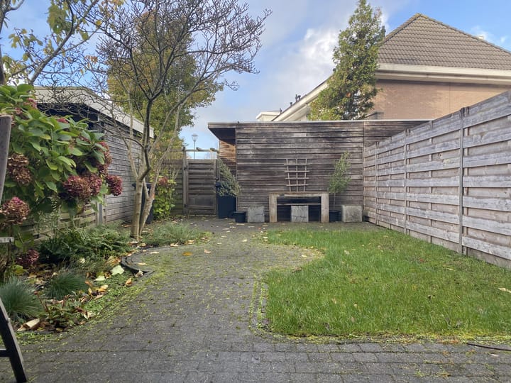 Tussenwoning te huur: Paganiniplantsoen 62, Nieuw-Vennep