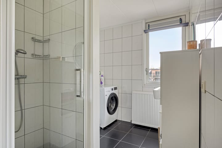 Tussenwoning te koop: Parallelweg 42, Giessen