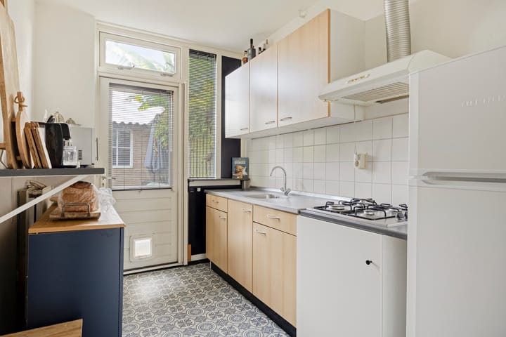 Tussenwoning te koop: Parallelweg 42, Giessen