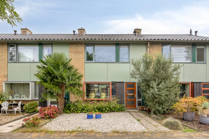 Tussenwoning te koop: Parallelweg 42, Giessen
