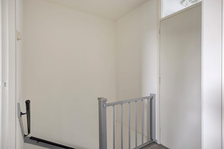 Tussenwoning te koop: Parallelweg 42, Giessen