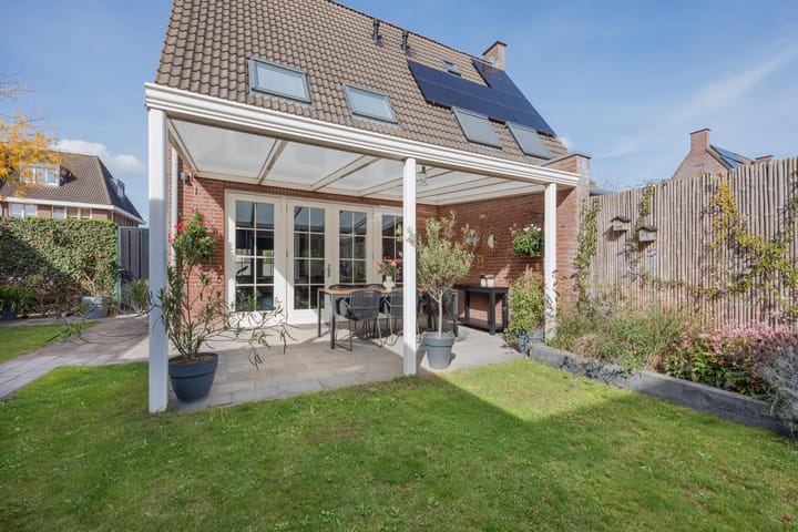 Twee-onder-één-kap te koop: Irenestraat 21, Meerlo