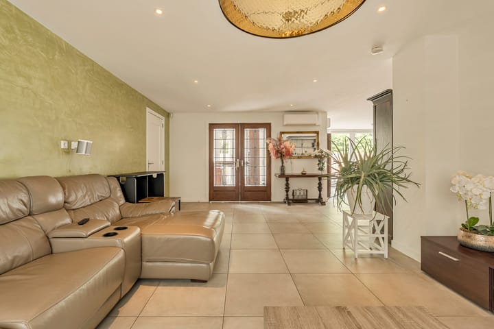 Vrijstaande woning te koop: Hilverbeekstraat 8, Amsterdam