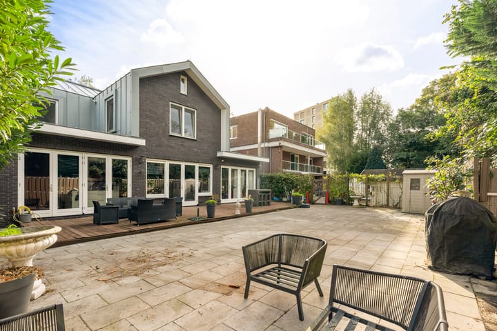 Vrijstaande woning te koop: Hilverbeekstraat 8, Amsterdam