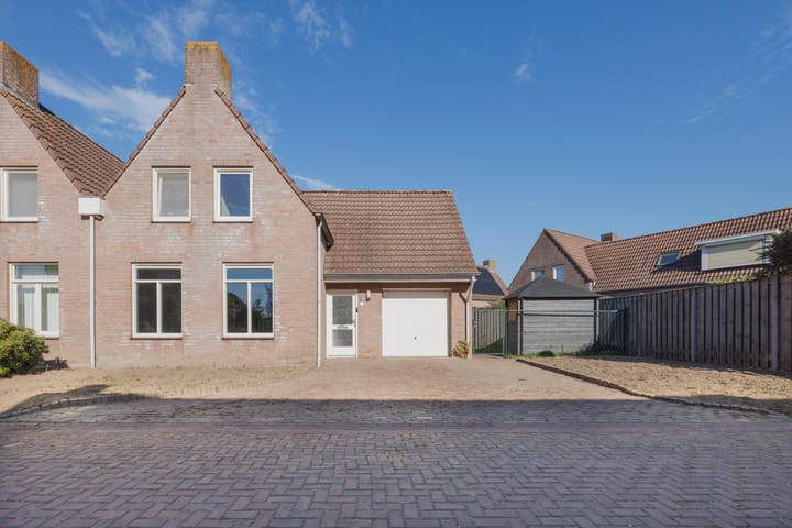 Twee-onder-één-kap te koop: Molenhoek 9, Wanssum