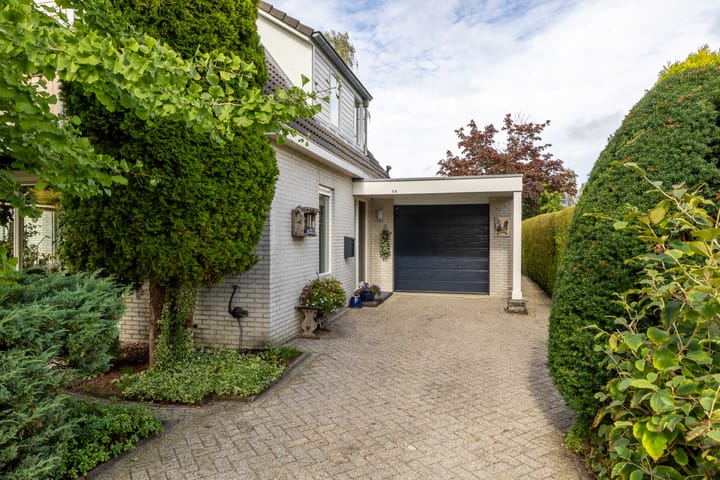 Vrijstaande woning te koop: Staniastate 1A, Leeuwarden