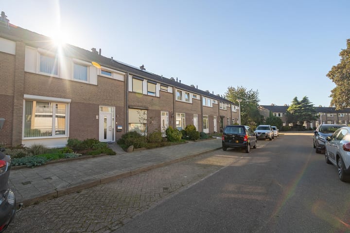 Tussenwoning te koop: Pomonahof 23, Maastricht