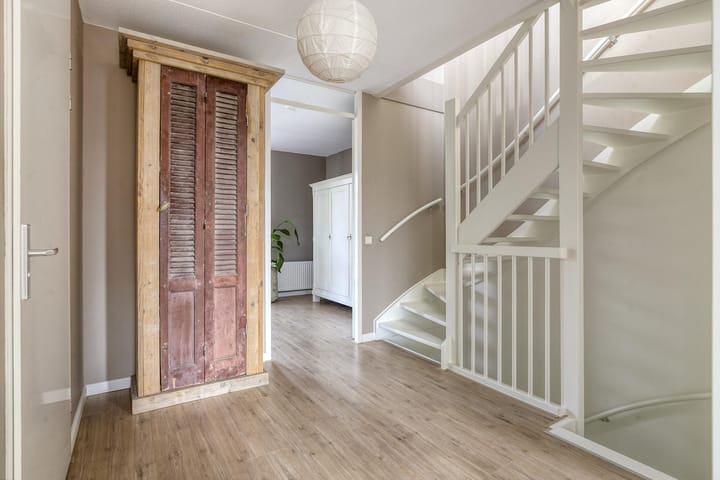 Hoekwoning te koop: Hanzelaan 64, Kampen