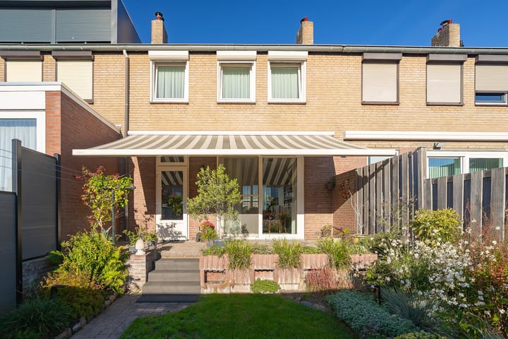 Tussenwoning te koop: Pomonahof 23, Maastricht