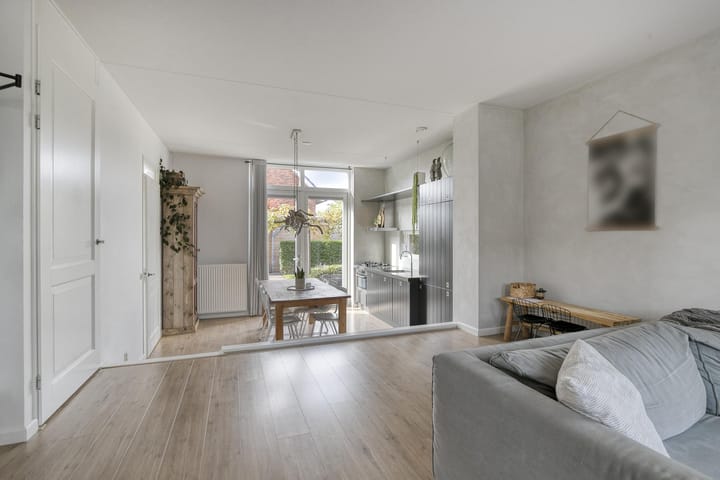 Hoekwoning te koop: Hanzelaan 64, Kampen