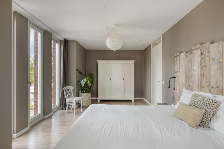 Hoekwoning te koop: Hanzelaan 64, Kampen