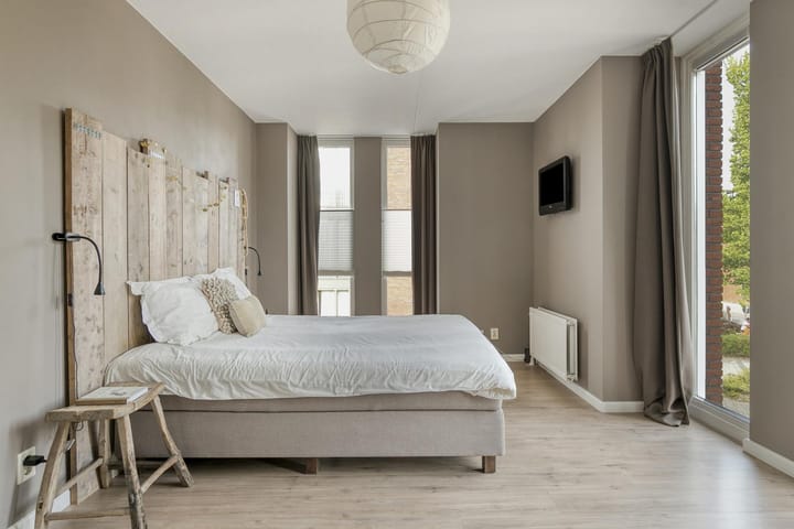 Hoekwoning te koop: Hanzelaan 64, Kampen